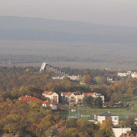 Superb Apartment With Incredible View At The Best Location Veszprém Eksteriør billede