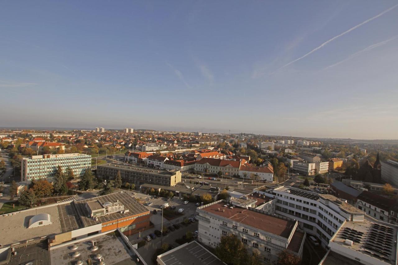 Superb Apartment With Incredible View At The Best Location Veszprém Eksteriør billede